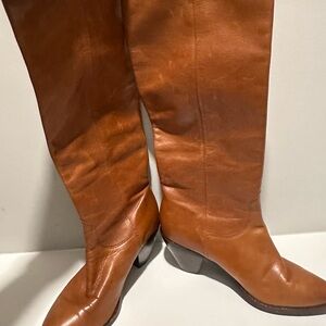 Frye Brown Heeled Boots Sleek Leather Design (Like New)